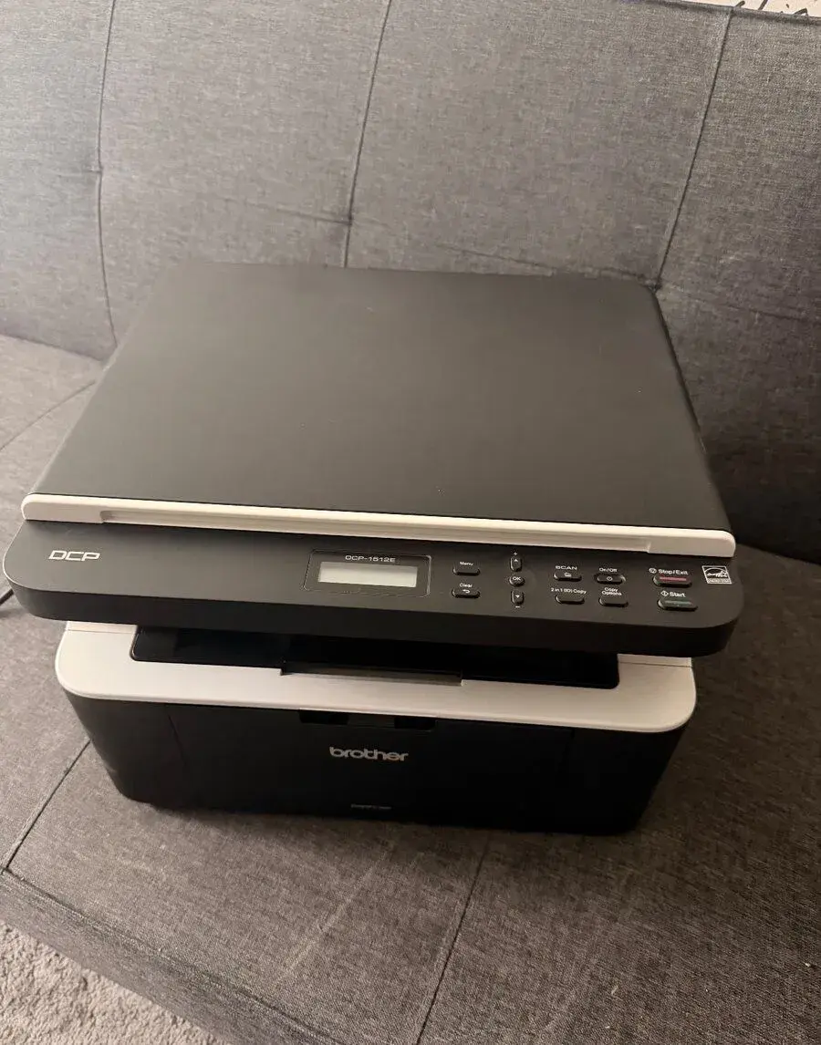 Brother DCP-1512E – laserová tiskárna + skener + kopírka