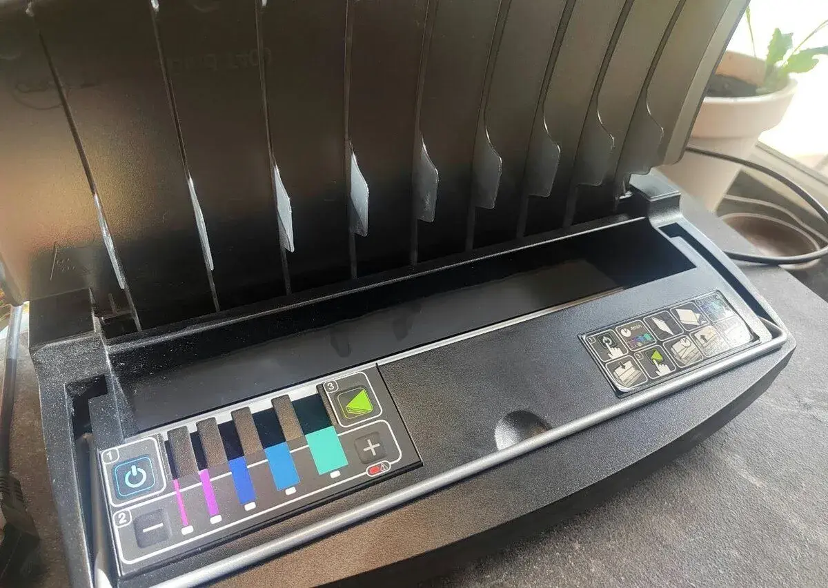 Termovazač GBC ThermaBind T400 – tepelná vazba dokumentů