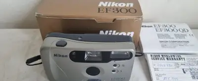 NIKON EF-300 KOMPAKT ANALOGOVÝ FOTOAPARÁT point-and-shoot