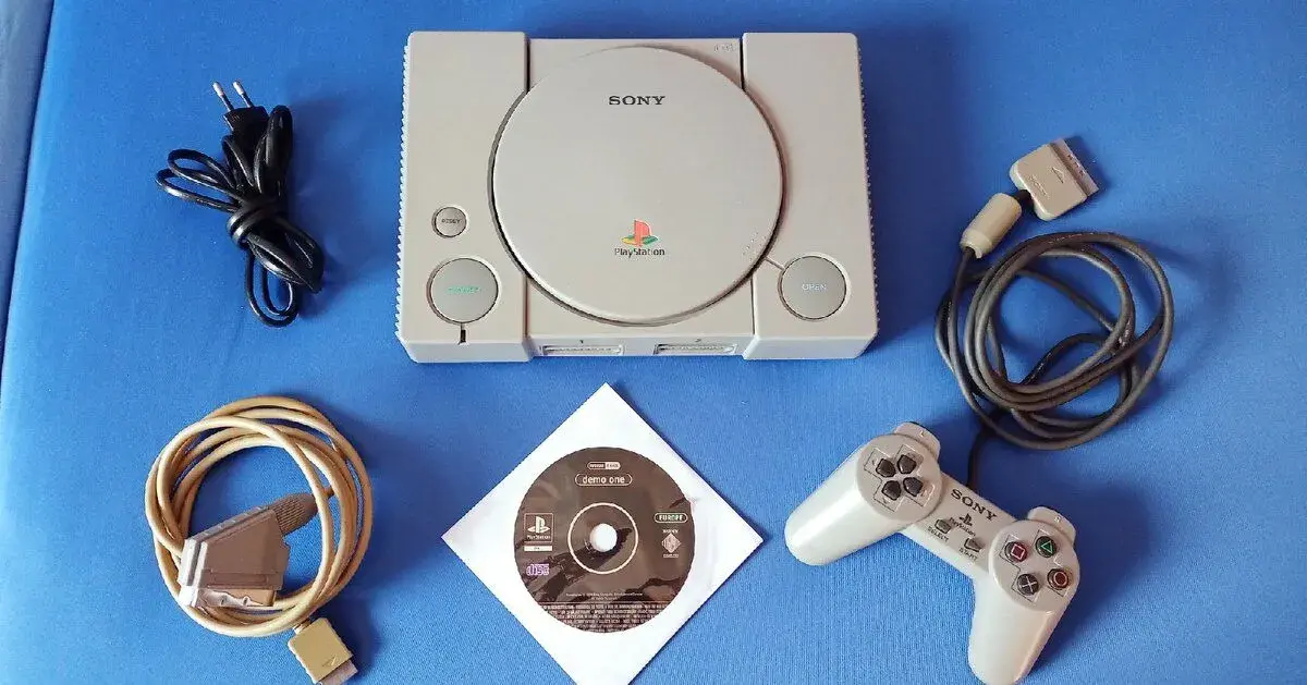Sony PlayStation 1 SCPH-1002 + One demo disc