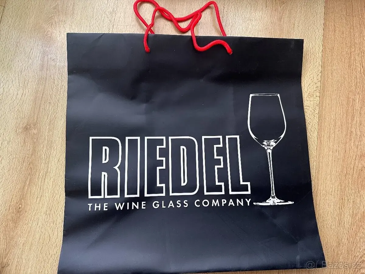 Papírové tašky značky RIEDEL