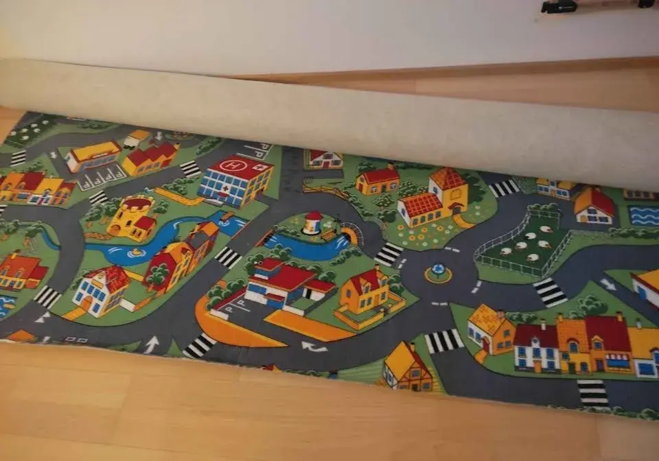 Velký koberec Město 5,3 m x 2,9 do dětského pokoje