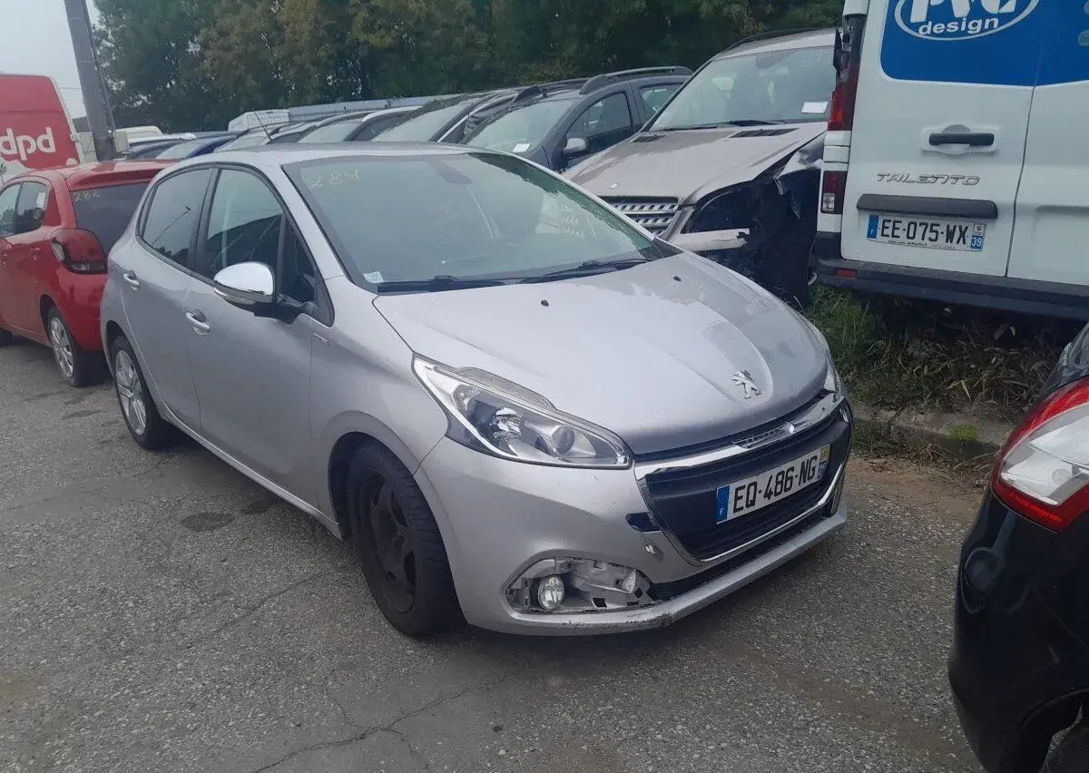 Peugeot 208 – 2017, 72 268 km