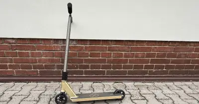 Freestyle koloběžka NATIVE Stem Med