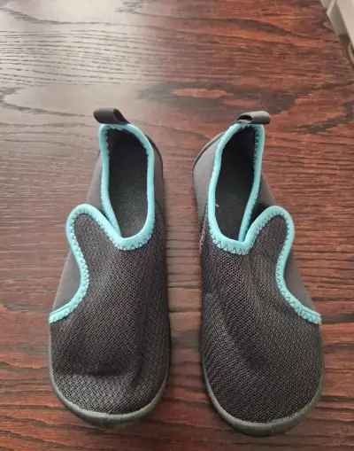 Dětské cvičky Decathlon Domyos černé vel. 28