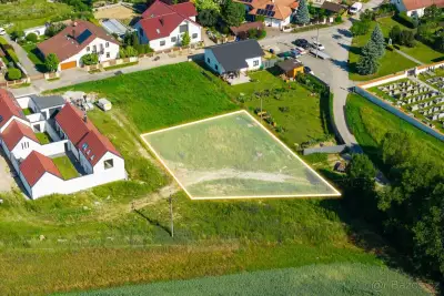 Nemovitost – pozemek 1004 m²