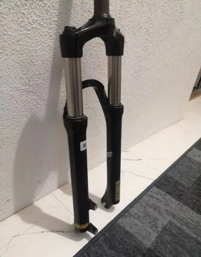 Odpružená vidlice Suntour XCR 26"