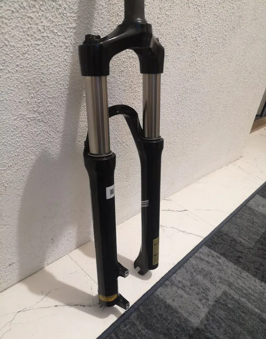 Odpružená vidlice Suntour XCR 26"