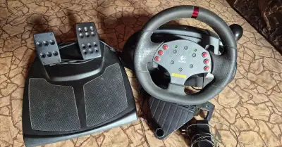 volant s pedály LOGITECH