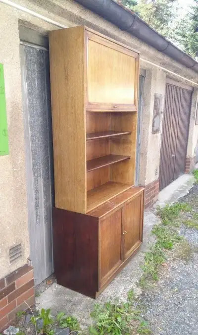 Skříň z obývací stěny