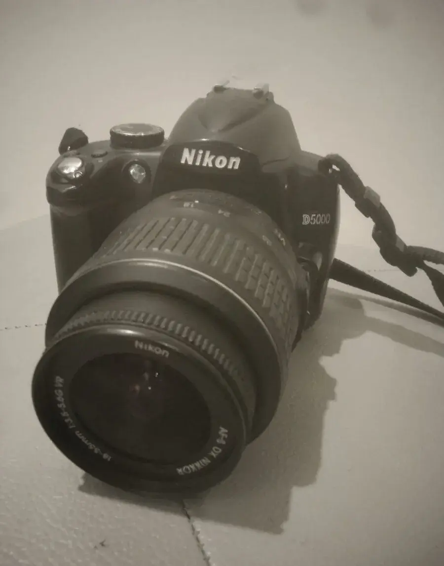 Nikon D5100 + objektiv 18–55 mm
