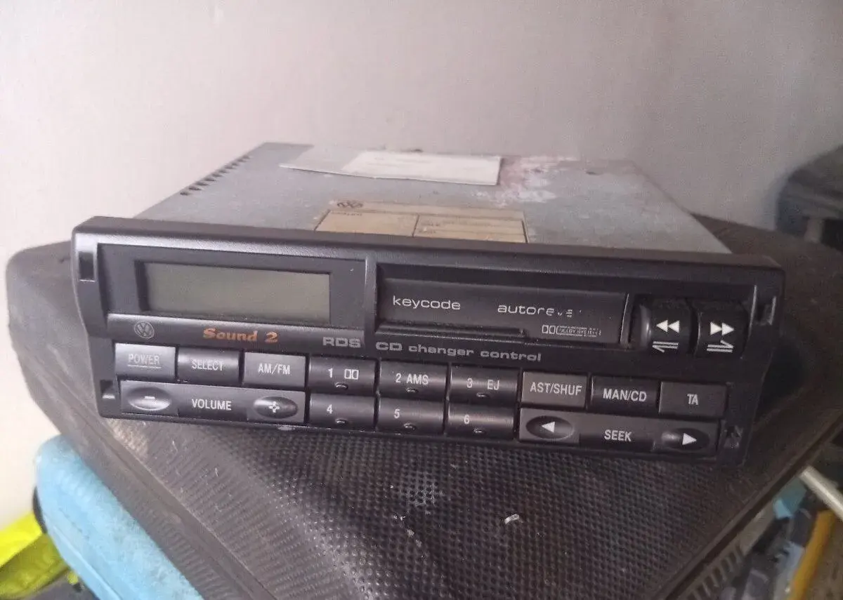 Originální autorádio Volkswagen Sound 2 1998