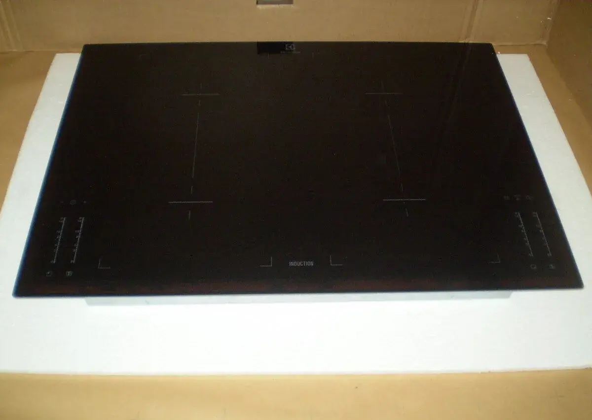 Indukční varná deska Electrolux EHL7640FOK
