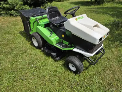 Zahradní traktůrek Etesia 100 Hydro