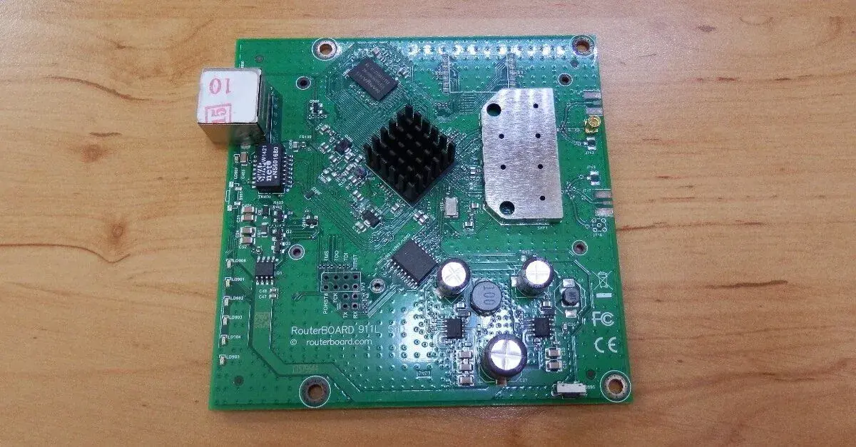 RouterBOARD 911 Lite5 5GHz RouterOS L3 RB911-5Hn