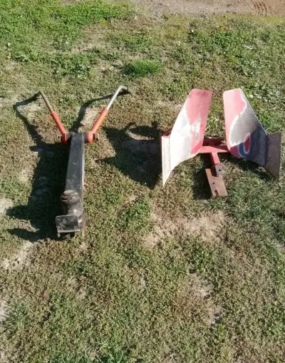 Oboustranný pluh a řidítka na Teru