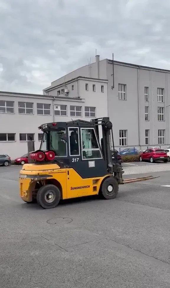VZV velký 7 tun Jungheinrich plynový TFG670