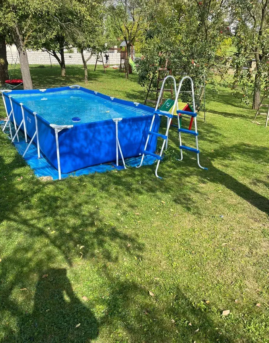 Bazén Intex s čerpadlem a svrchní plachtou