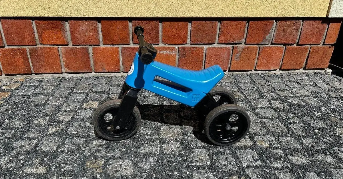 Funny wheel rider