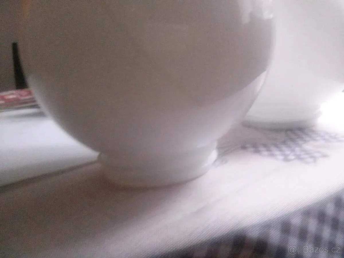RETRO BILE SKLENĚNE KOULE KE SVITIDLUM
