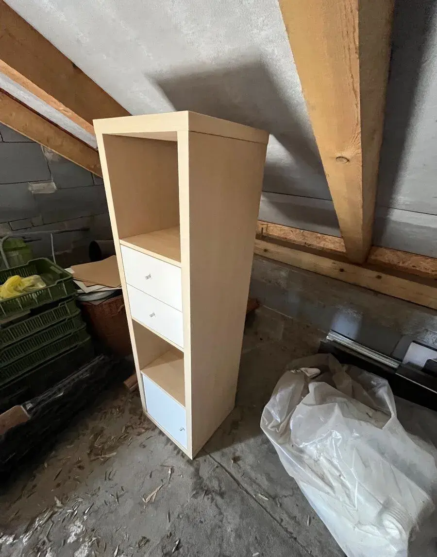 Skříňky a police, konferenční stůl IKEA