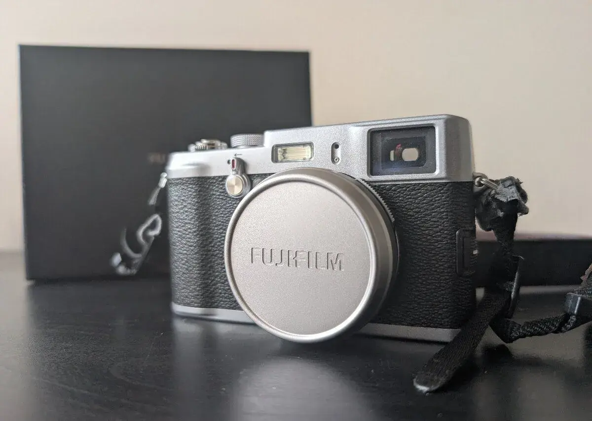 Fujifilm X100 OG. Top stav