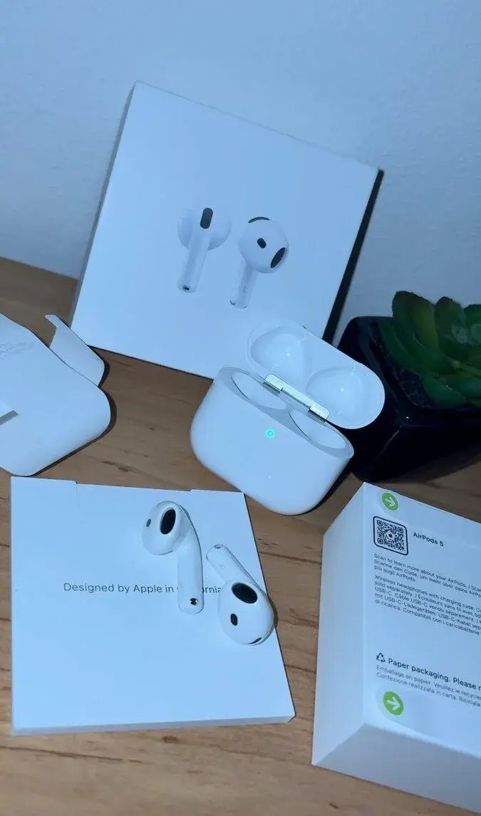 Apple Airpods 5 | Datart - blesková výměna