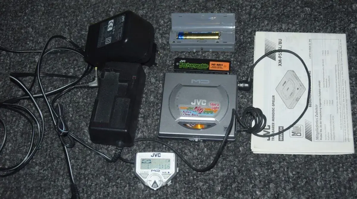 MINIDISC JVC XM-P55,skvělý.stav, velmi malý, lehký, přísluš