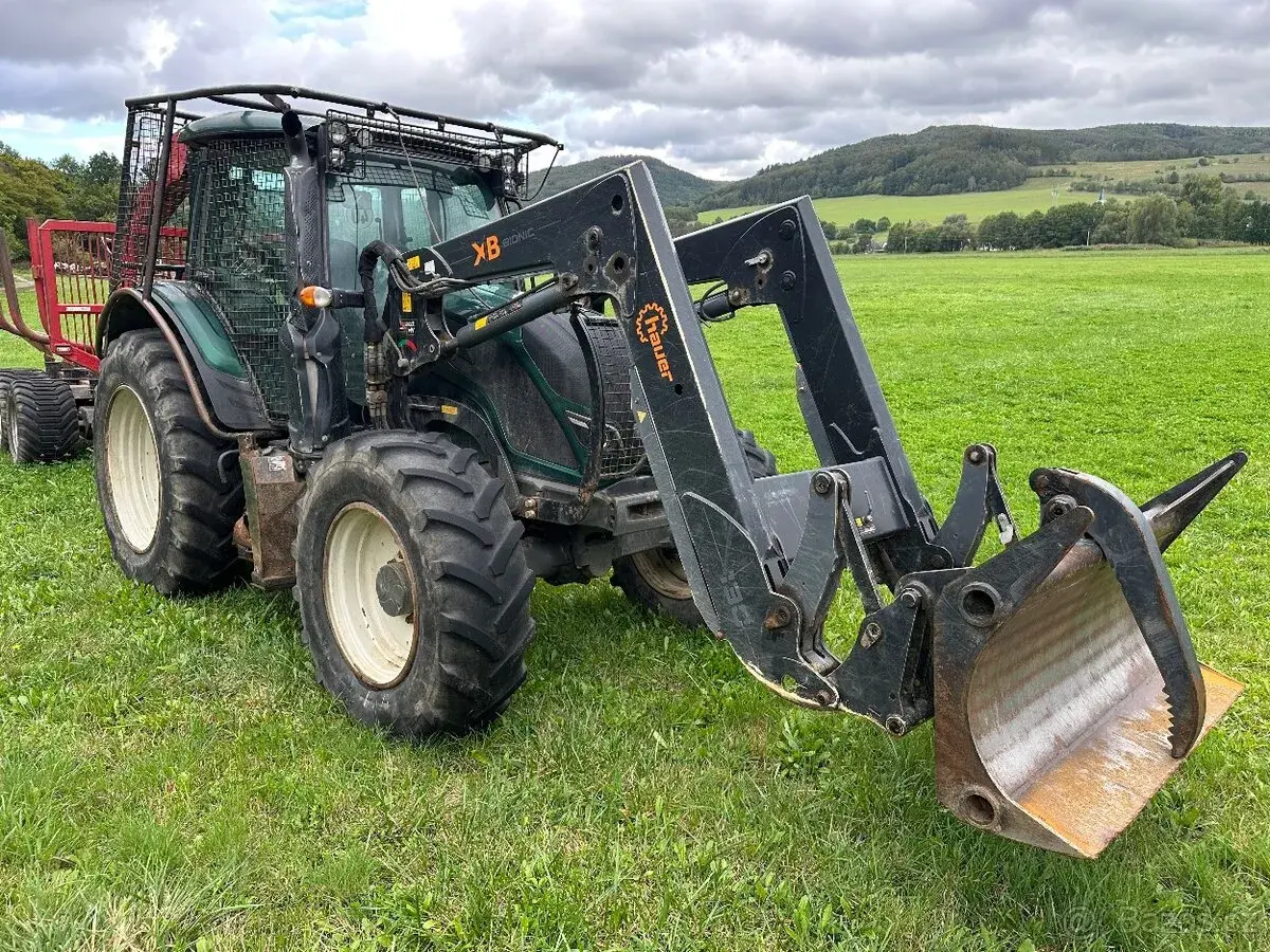 Valtra N134 Active – naviják + vyvážečka
