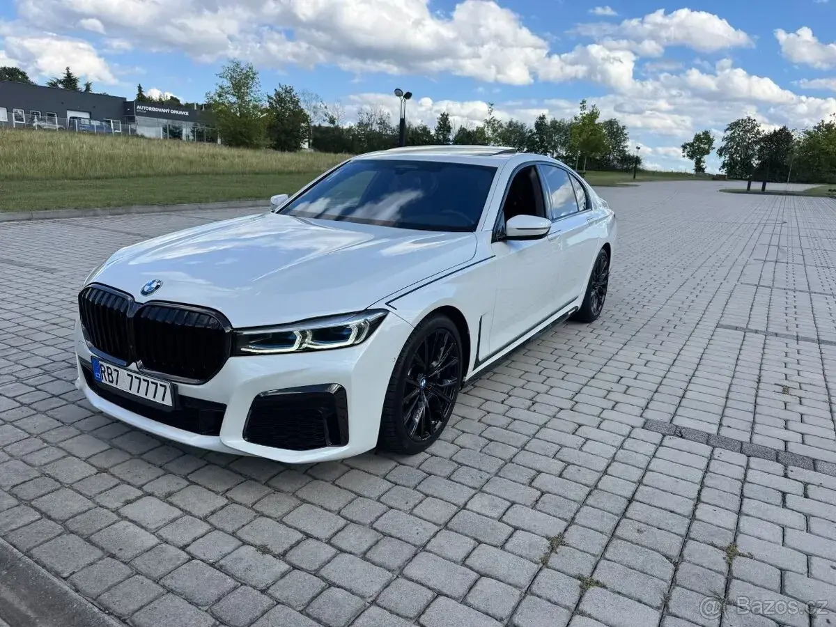 BMW 750i – 2022, 69 900 km