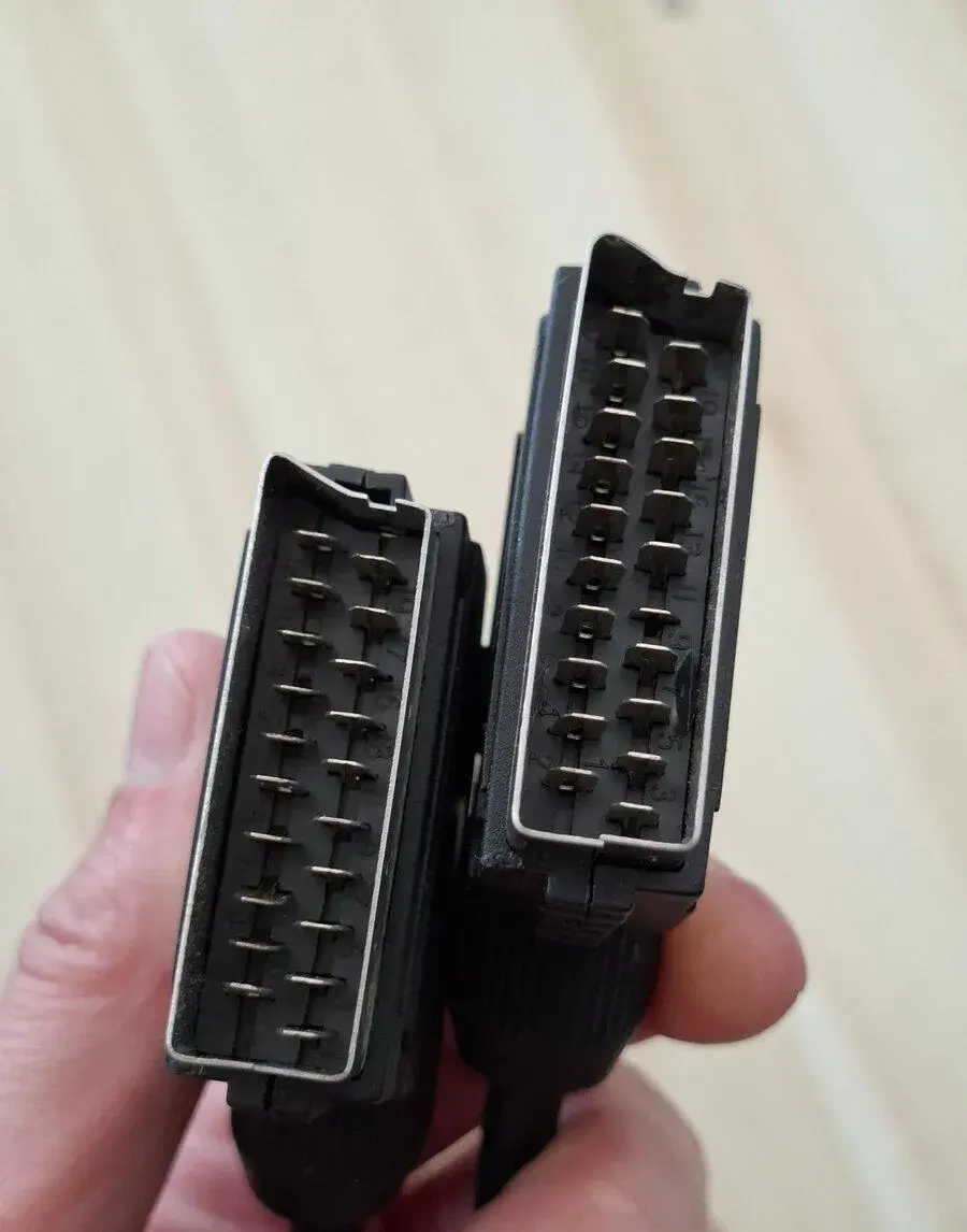 Proprojovací video kabel SCART – SCART (21-pin)