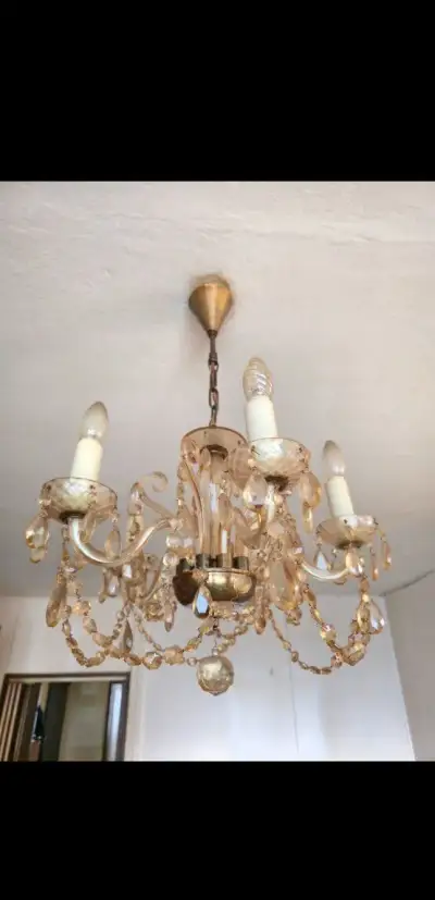 Starozitny lustr