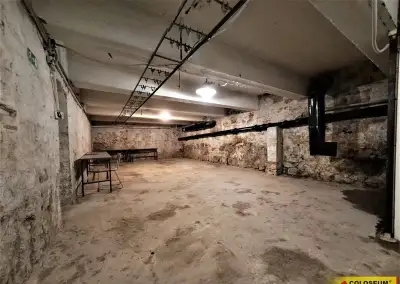 Adamov, pronájem skladu, 162 m², nákladní výtah, sklep – kom