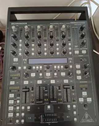Behringer ddm 4000 dj mix