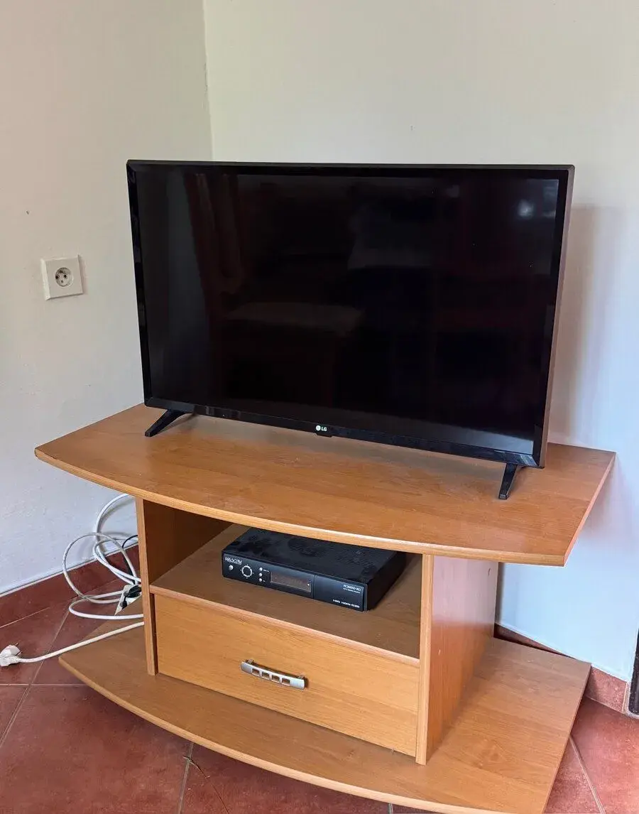 Černá LG televize