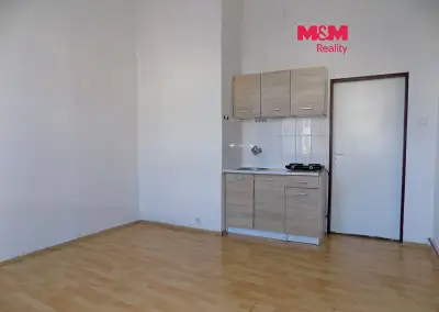 Pronájem bytu 1+kk v Teplicích, 28 m2, ul. U nádraží