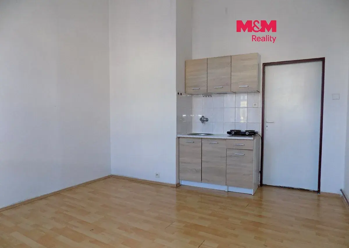 Pronájem bytu 1+kk v Teplicích, 28 m2, ul. U nádraží