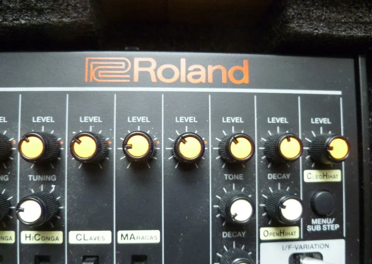 TR-08 bicí automat