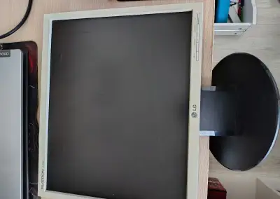 LG FLATRON L1750S