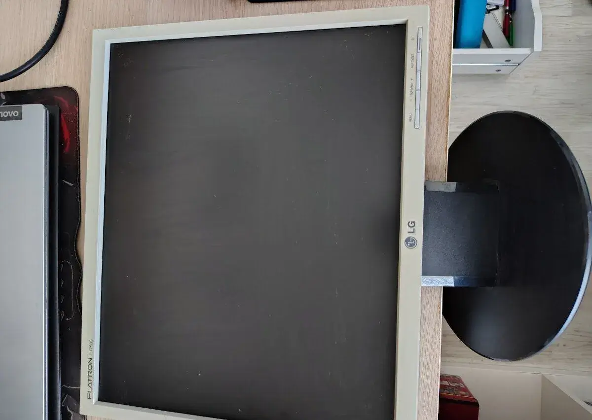 LG FLATRON L1750S
