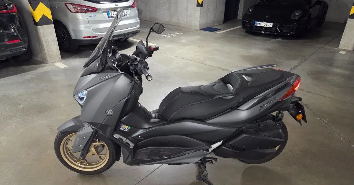 Yamaha X-max 300