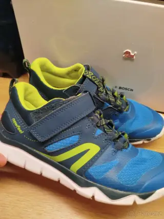 Decathlon 34 boty do tělocviku