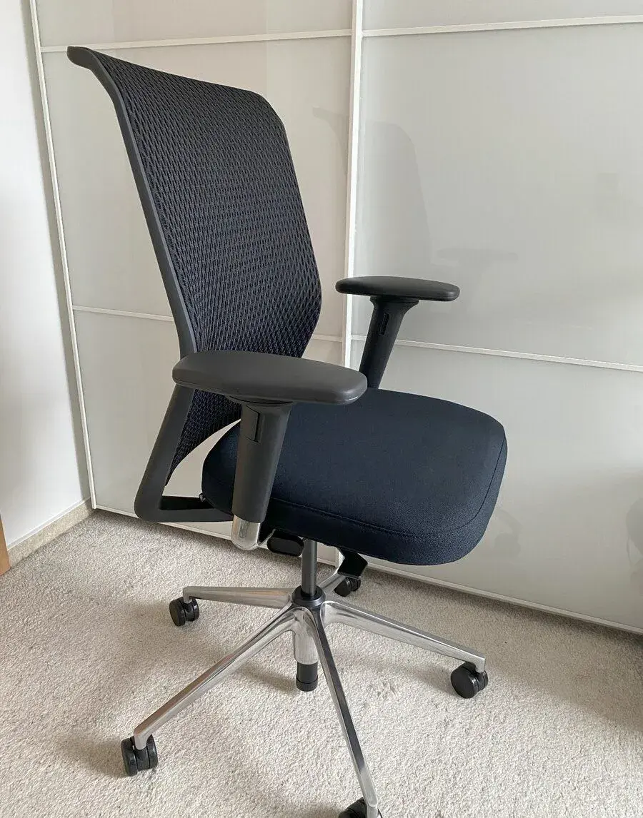 Kancelářská židle - Vitra ID Mesh diamond PC 30000,- ZÁNOVNÍ