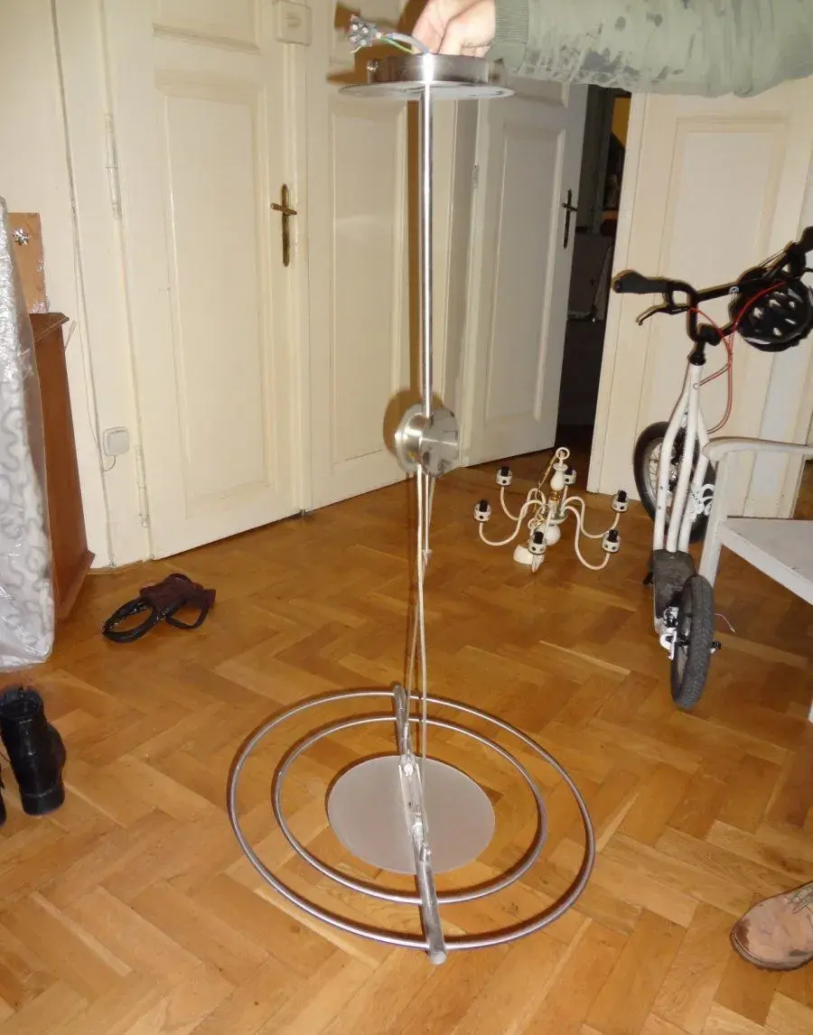 Lustr Modern