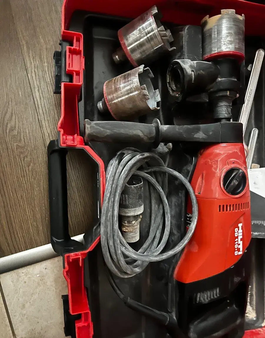 Hilti DD 110-D v záruce + 3 korunky 82mm vše zánovní