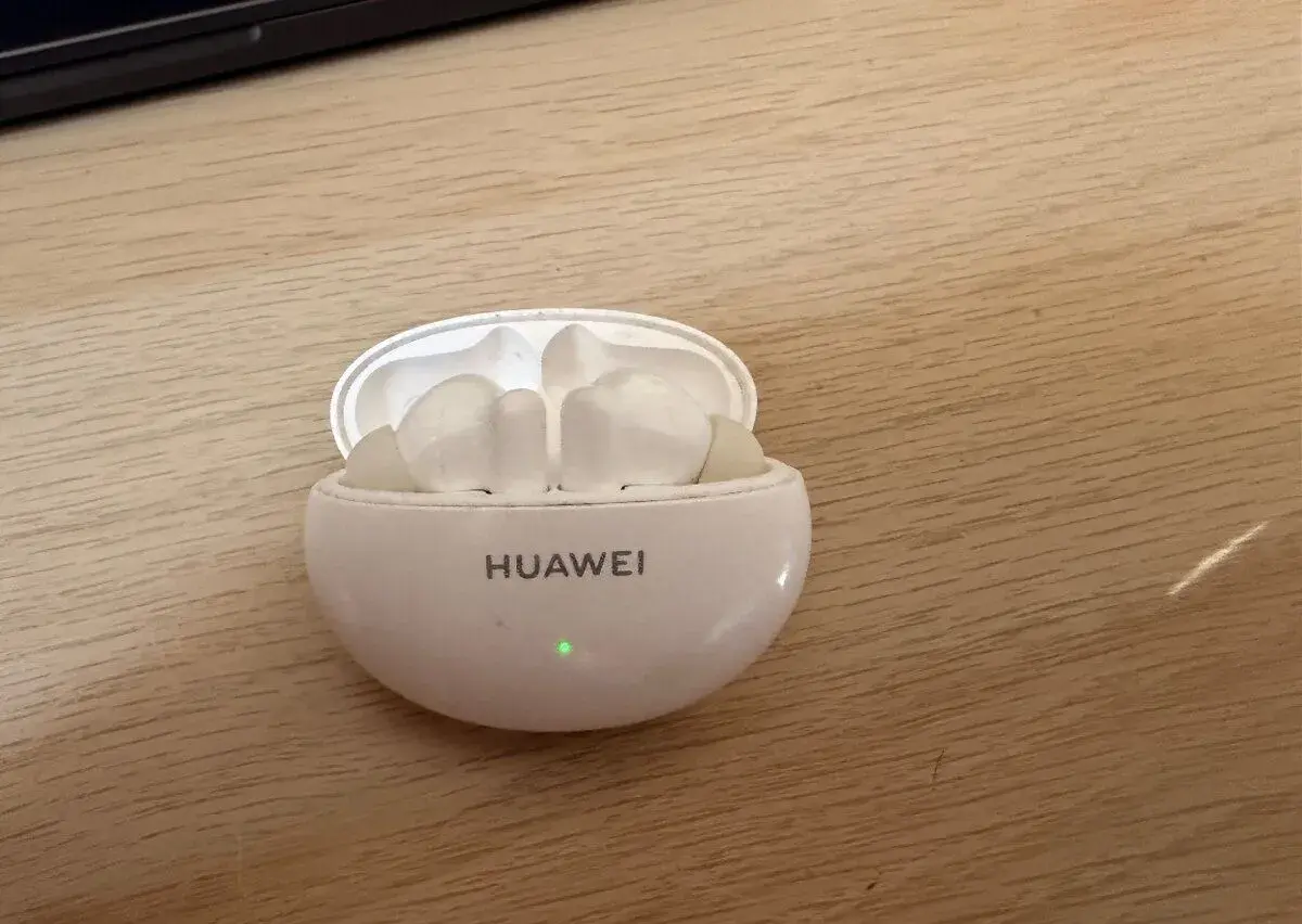 Bezdrátová Bluetooth sluchátka Huawei freebuds 5i - anc