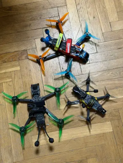 FPV komplet DJI O4 Pro / Goggles 3 / ELRS / 3x dron