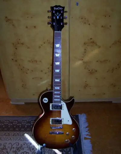 Elektrická kytara BaCH, provedení Les Paul SB