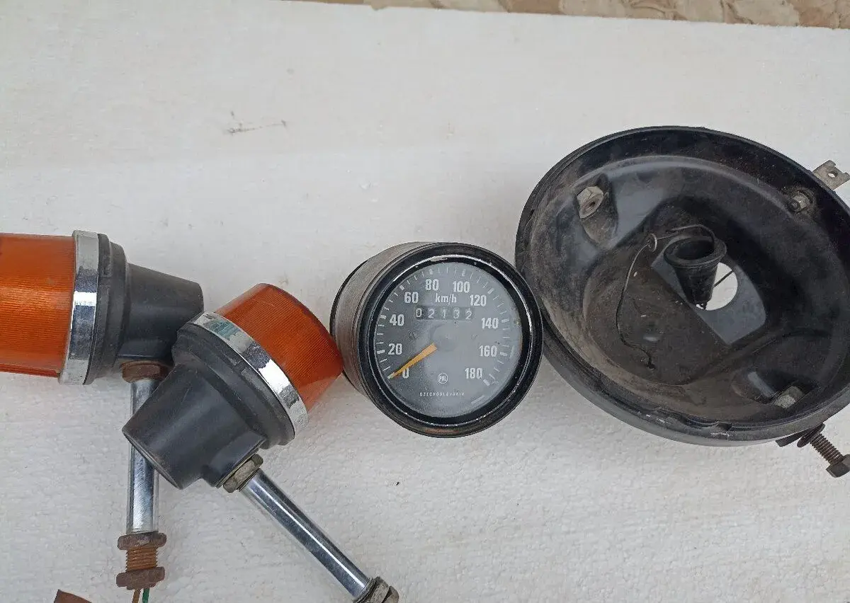 Z jawa 350 tachometr,blinkry,parabola kryt