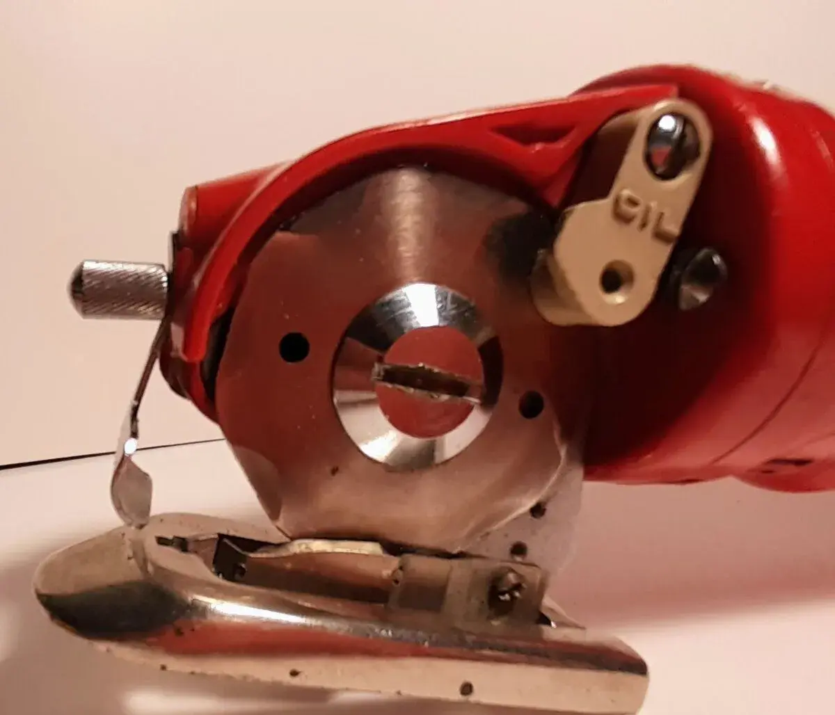 Kotoučová řezačka na textil Vibromat S 54